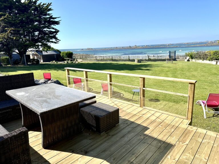 Location de maison avec vue mer depuis la terrasse dans le Finistère