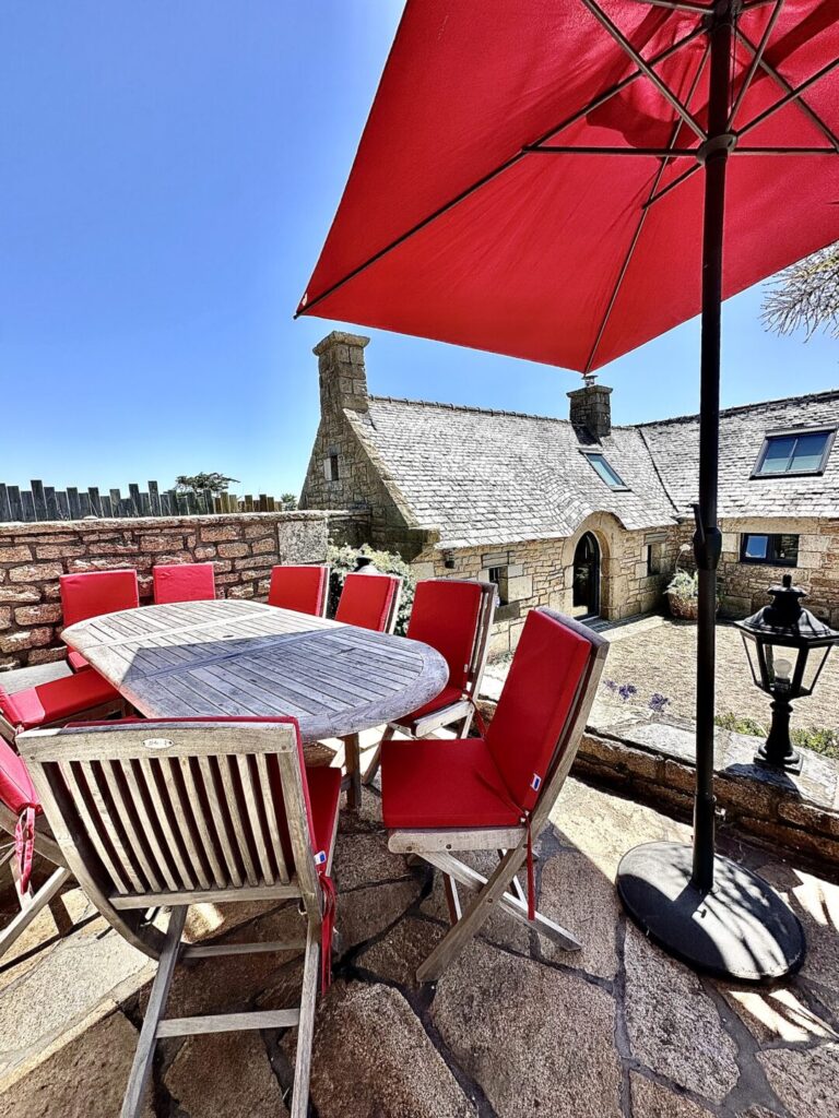 Location de maison pour huit personnes avec un spa et vue sur mer en Bretagne