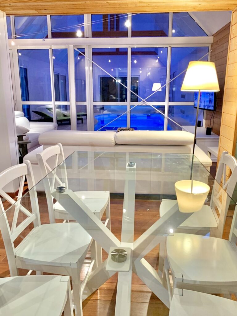 location villa Bretagne bord de mer piscine intérieure chauffée