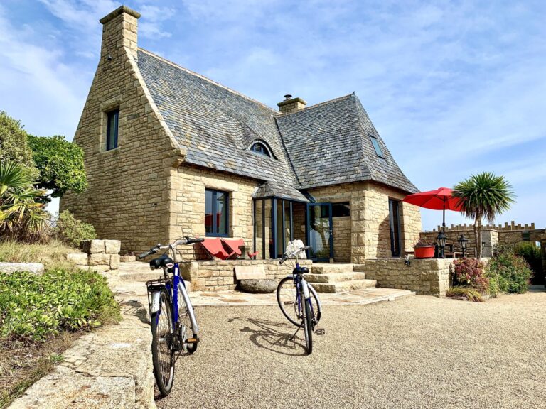 Connais-tu la location d'un domaine avec une vue sur mer en Bretagne Bretagne ?